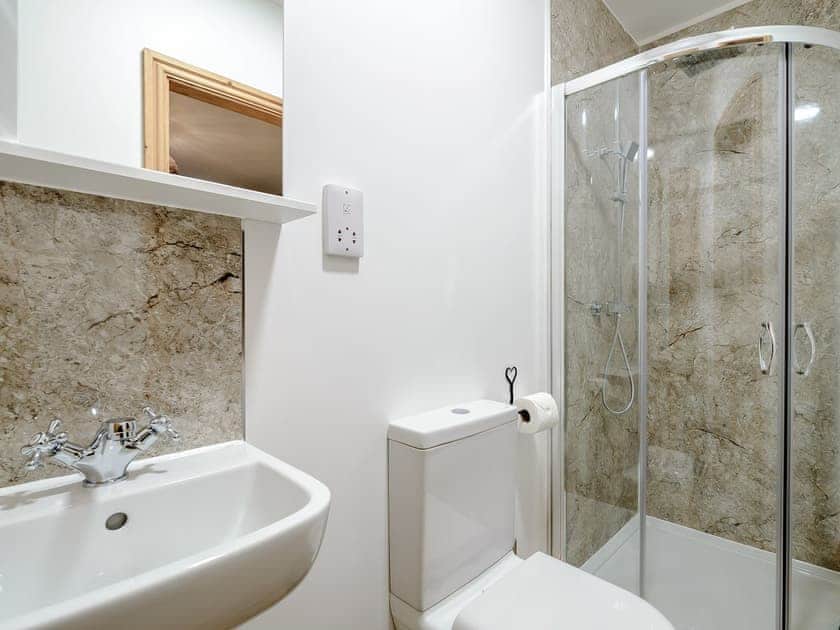 En-suite | Farriers Lodge, Brandesburton, near Driffield
