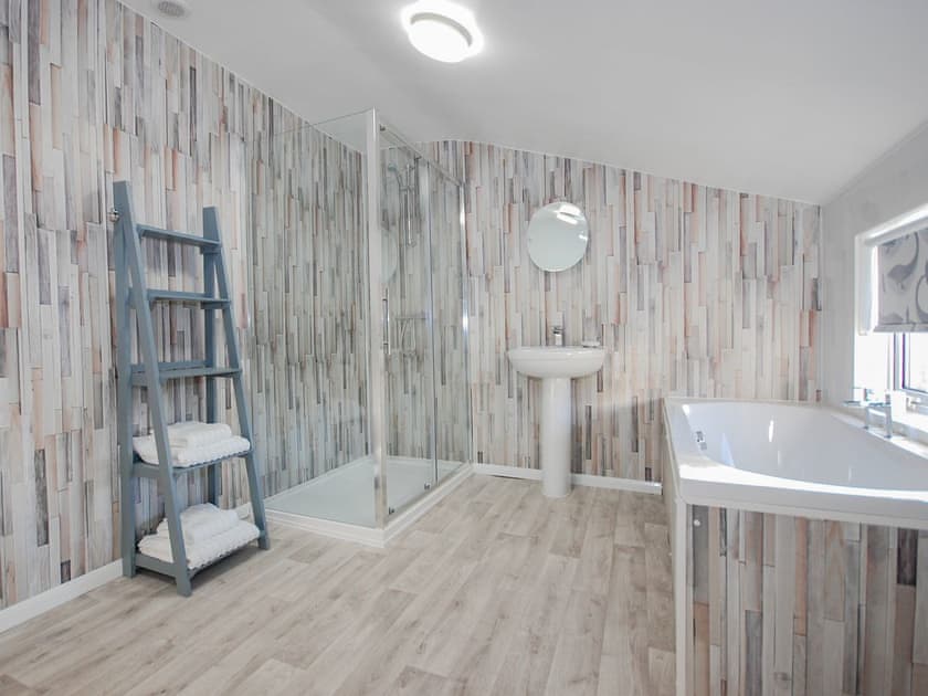 Bathroom | Seascape, Skinningrove, near Saltburn-by-the-Sea