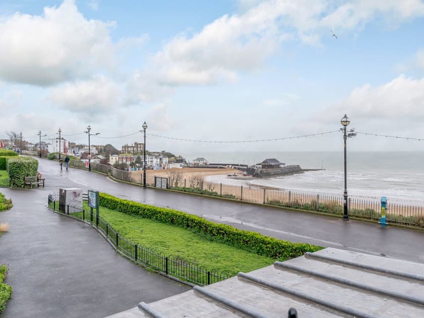 Surrounding area | Viking Bay Apartment, Broadstairs