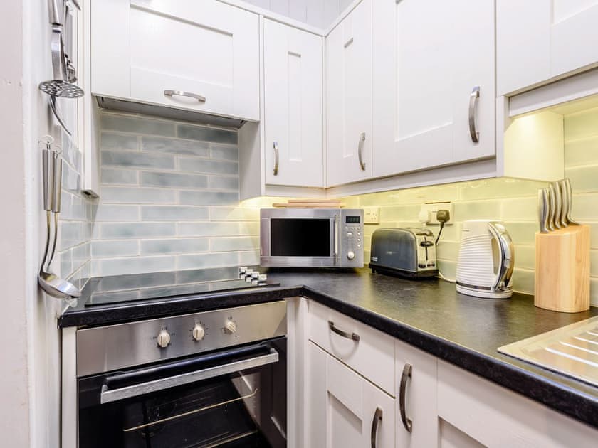 Fully appointed fitted kitchen | Pebble Cottage - Aberlovely Holidays, Aberdovey