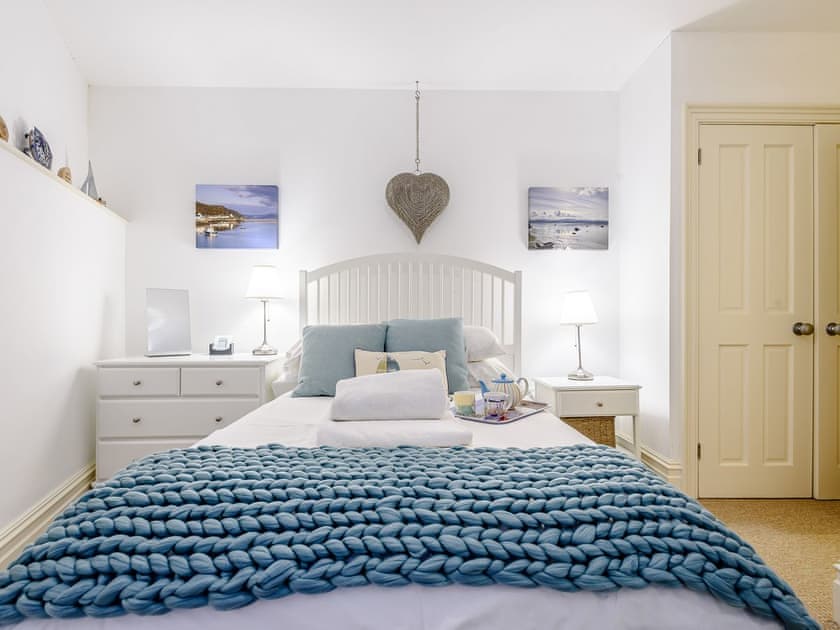 Peaceful en-suite double bedroom | Apartment 1, Aberdovey