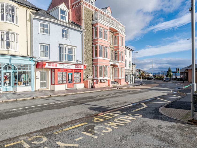 Impressive holiday home | Apartment 1, Aberdovey