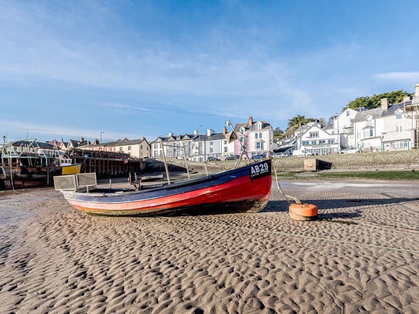 Lovely coastal surroundings | Apartment 1, Aberdovey