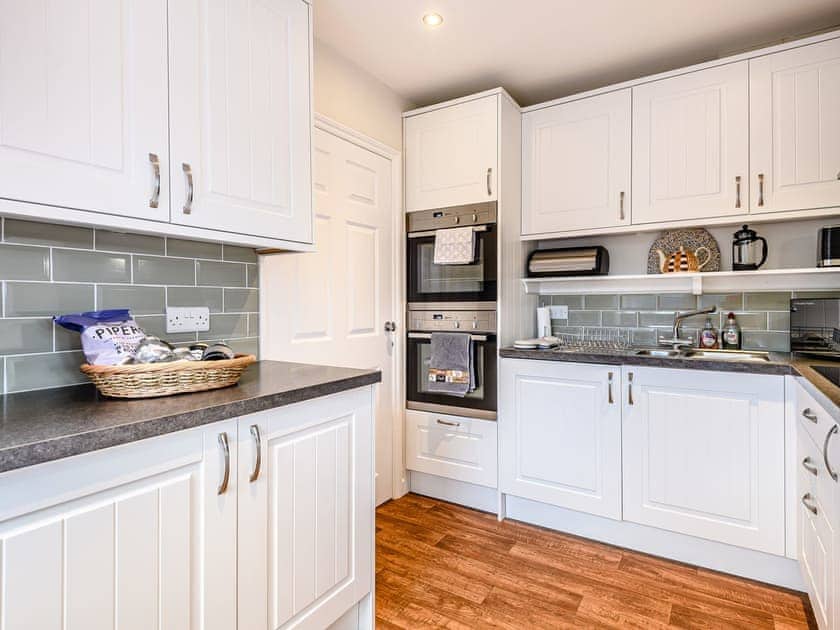 Well-equipped fitted kitchen | White Oak Cottage, Hagworthingham, near Horncastle
