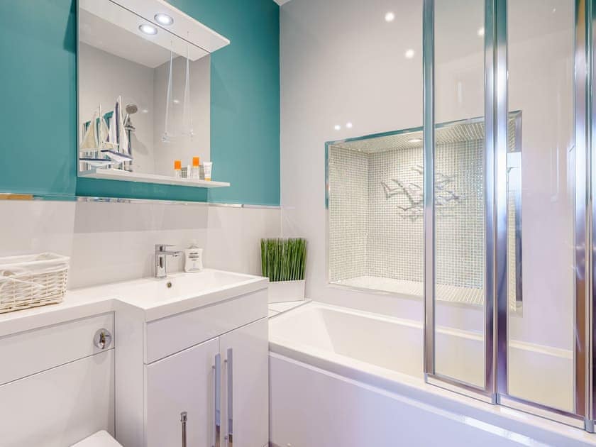 Bathroom | Ivy Cottage, Dunoon