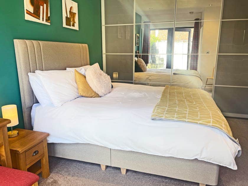 Double bedroom | Townsend Pod - Townsend Pod and The Stable, Moorlinch, near Bridgwater
