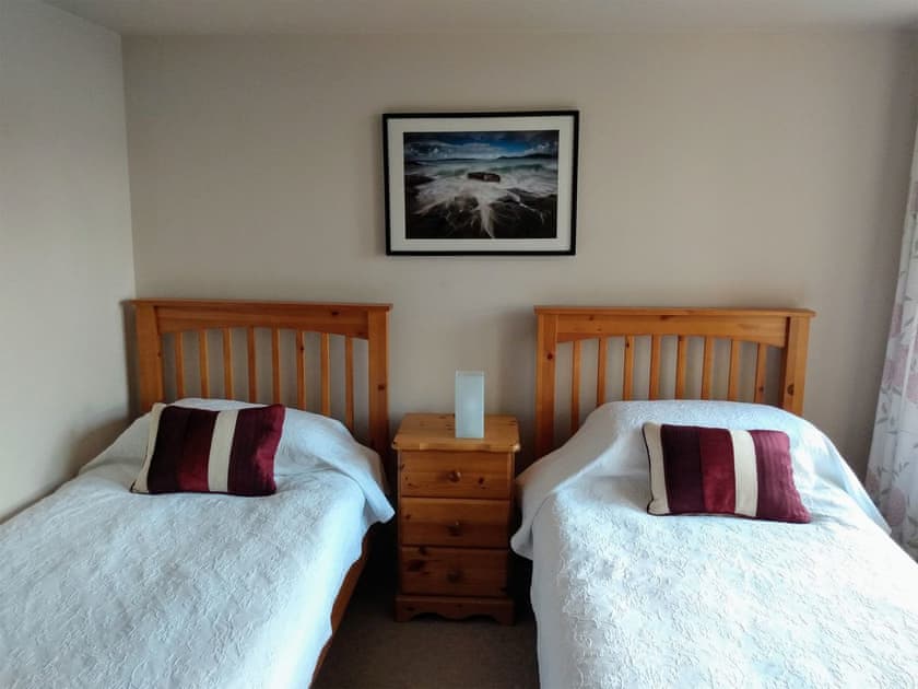 Twin bedroom | Darnhay Cottage - Darnhay Cottages, Mauchline, near Ayr