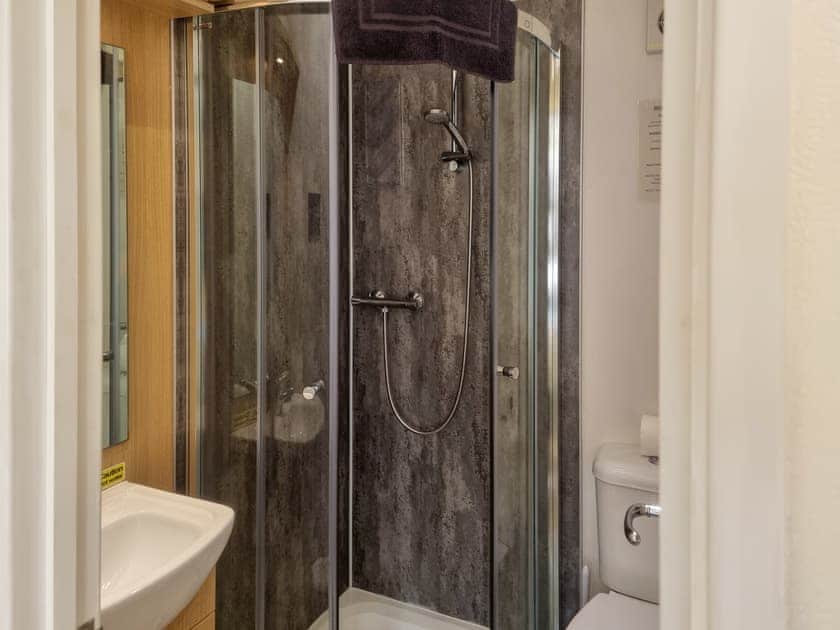 En-suite | Bielby Lodge, Troutbeck Bridge, near Windermere