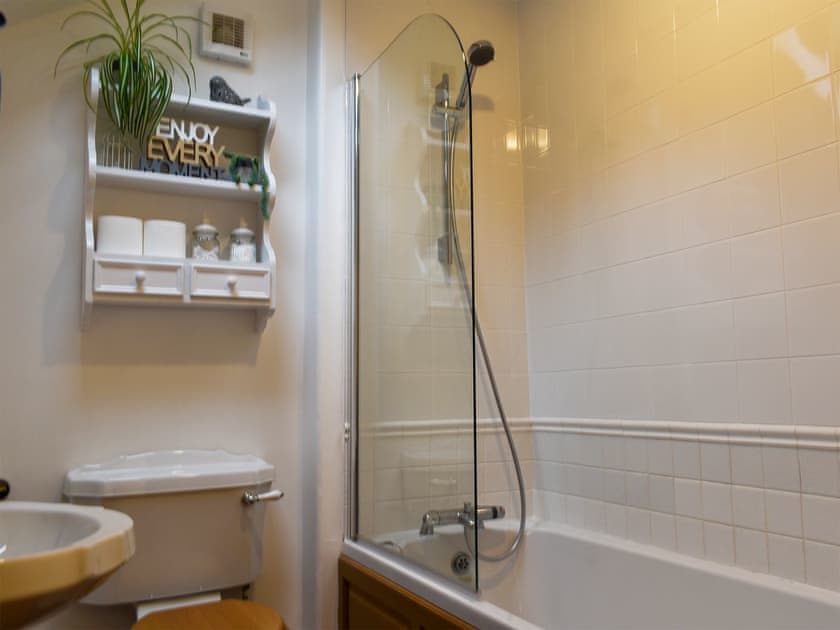 Bathroom | 4 Banc Llugwy - Banc Llugwy Cottages, Betws-y-Coed
