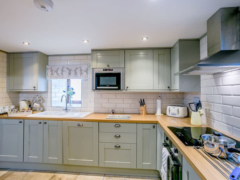 Kitchen | Woodland’s Clough - Windleden Farm Cottages, Don View, near Dunford Bridge