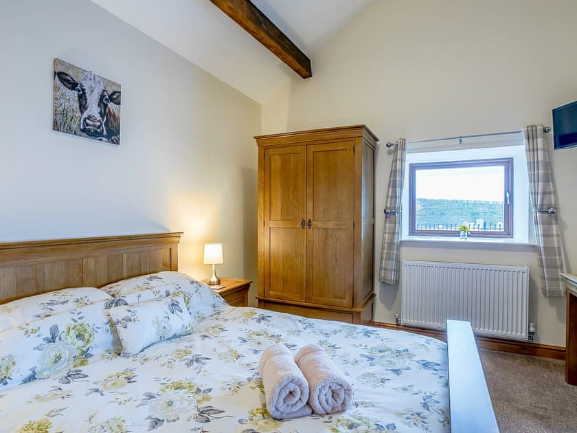Double bedroom | Woodland’s Clough - Windleden Farm Cottages, Don View, near Dunford Bridge