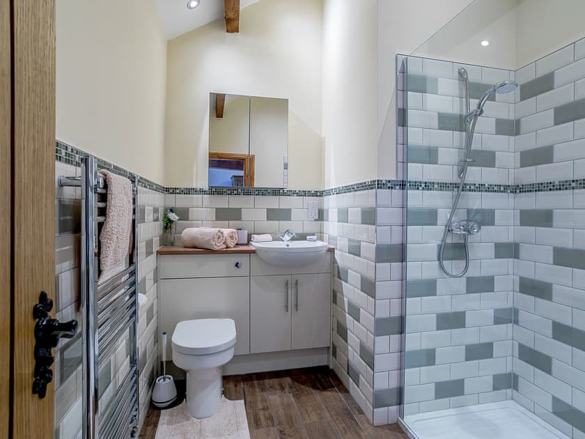 En-suite | Woodland’s Clough - Windleden Farm Cottages, Don View, near Dunford Bridge
