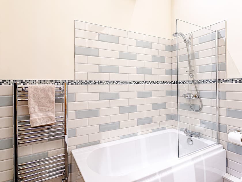 Bathroom | Waters Edge - Windleden Farm Cottages, Don View, near Dunford Bridge