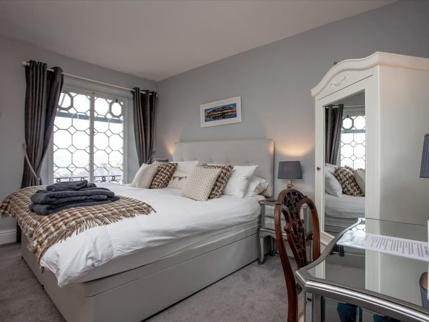 Master bedroom | Ranscombe House, Brixham