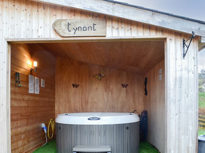 Hot tub | Ty Nant - Cwmachau farm, Lower Chapel, near Brecon