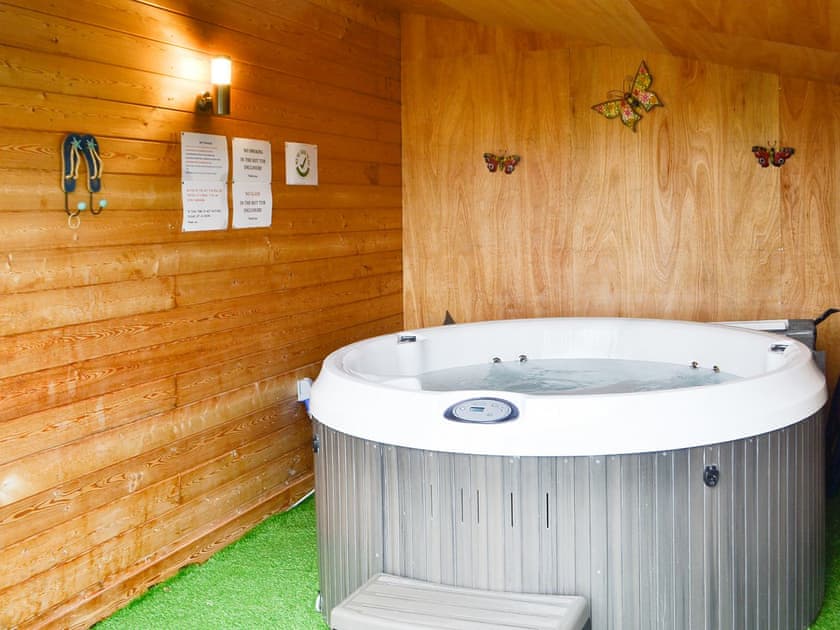 Hot tub | Ty Nant - Cwmachau farm, Lower Chapel, near Brecon