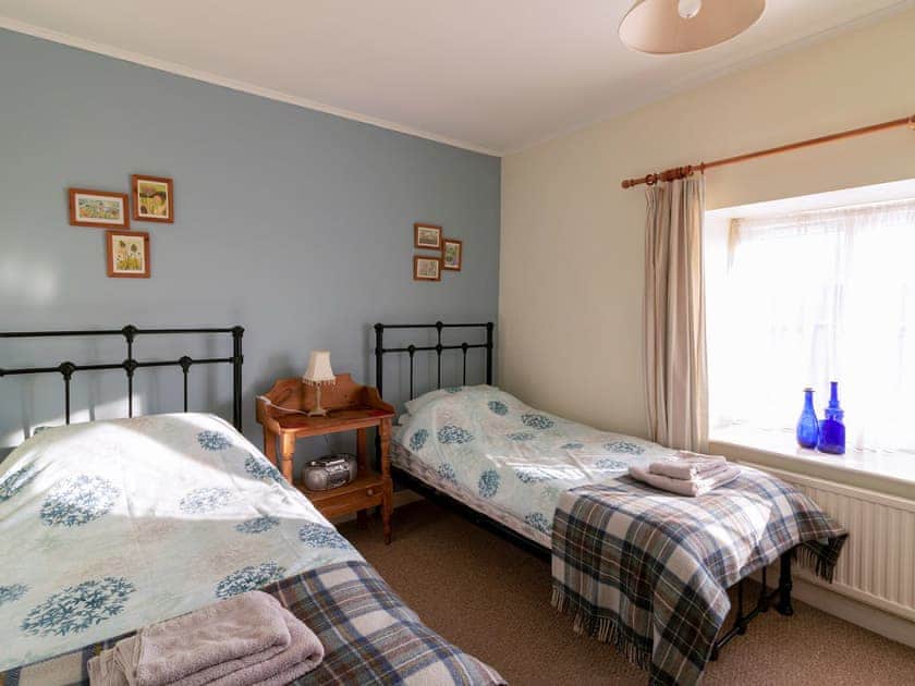 Twin bedroom | Little Roost, Mathry