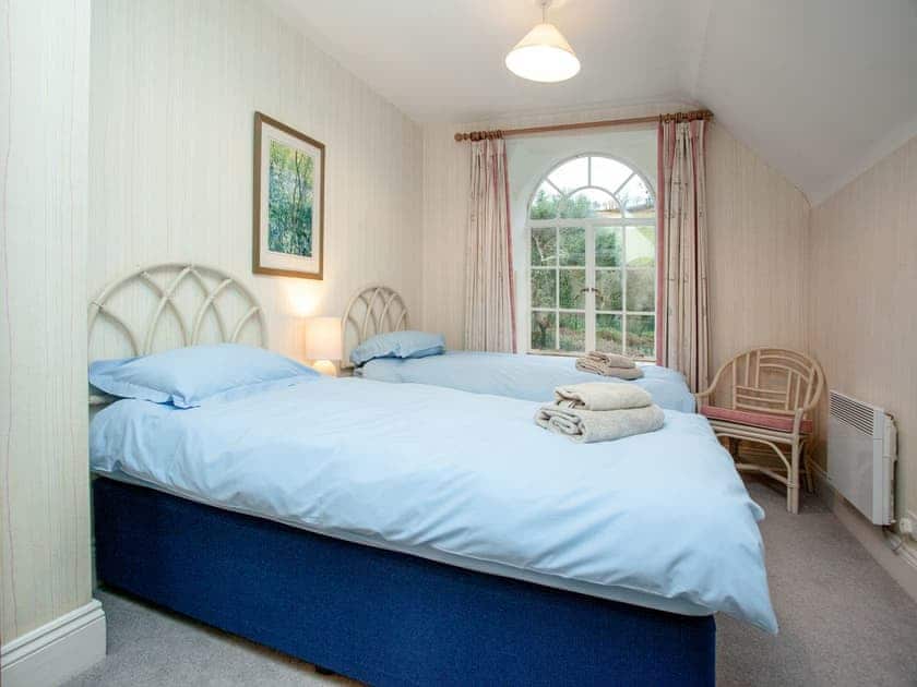 Twin bedroom | Vat House - Tuckenhay Mill, Bow Creek, between Dartmouth and Totnes