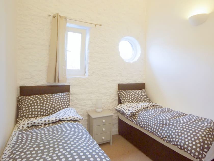 Twin bedroom | Dandelion Cottage - Blagdon House Country Cottages, Blagdon, near Paignton