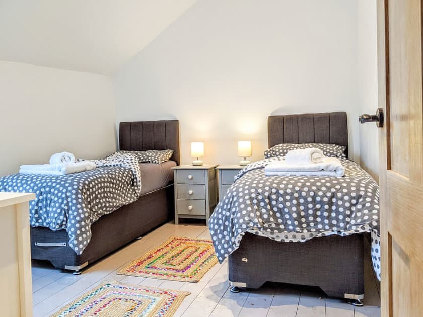 Twin bedroom | Cherry Cottage - Blagdon House Country Cottages, Blagdon, near Paignton