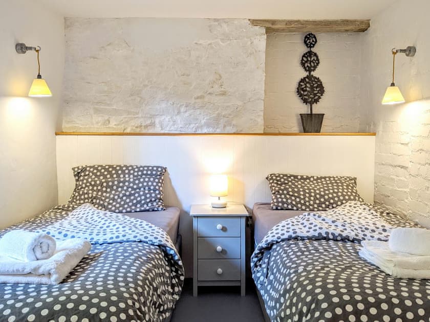 Twin bedroom | Cherry Cottage - Blagdon House Country Cottages, Blagdon, near Paignton