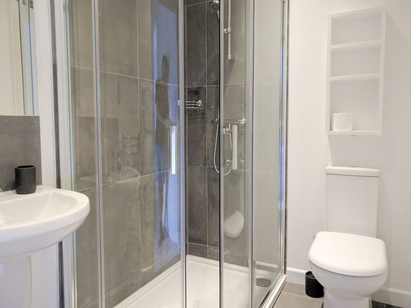 Shower room | Cherry Cottage - Blagdon House Country Cottages, Blagdon, near Paignton