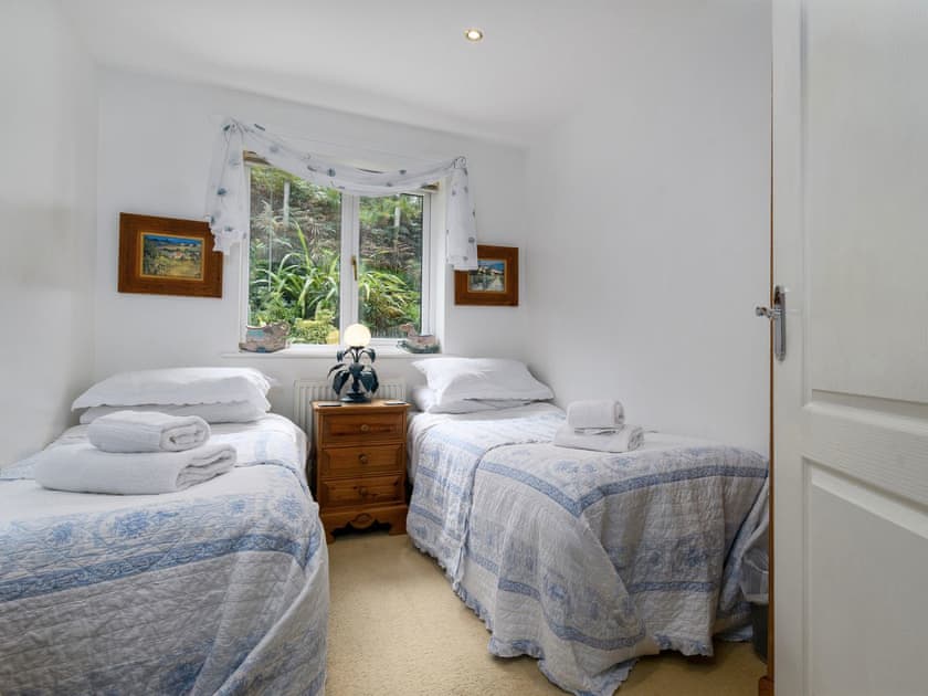 Twin bedroom | Treetops, Arthog, near Dolgellau