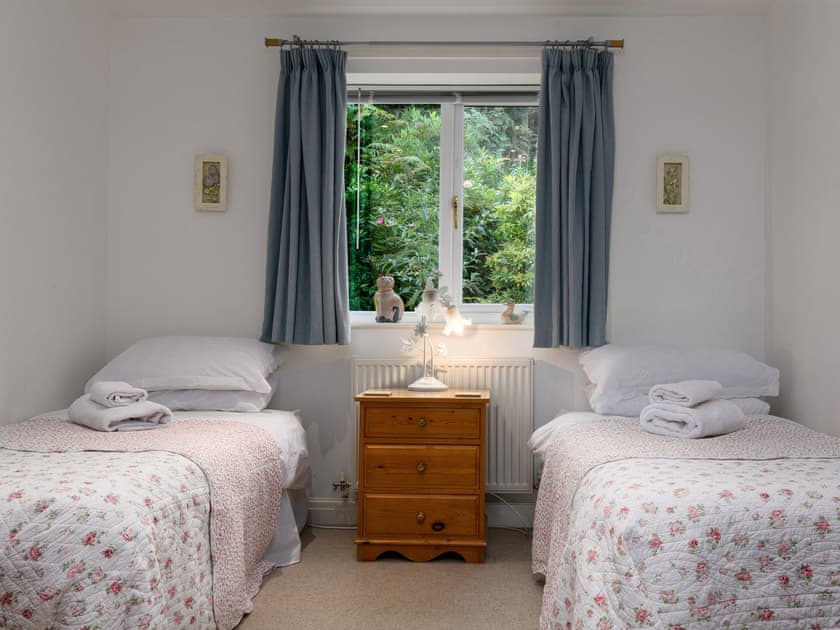 Twin bedroom | Treetops, Arthog, near Dolgellau