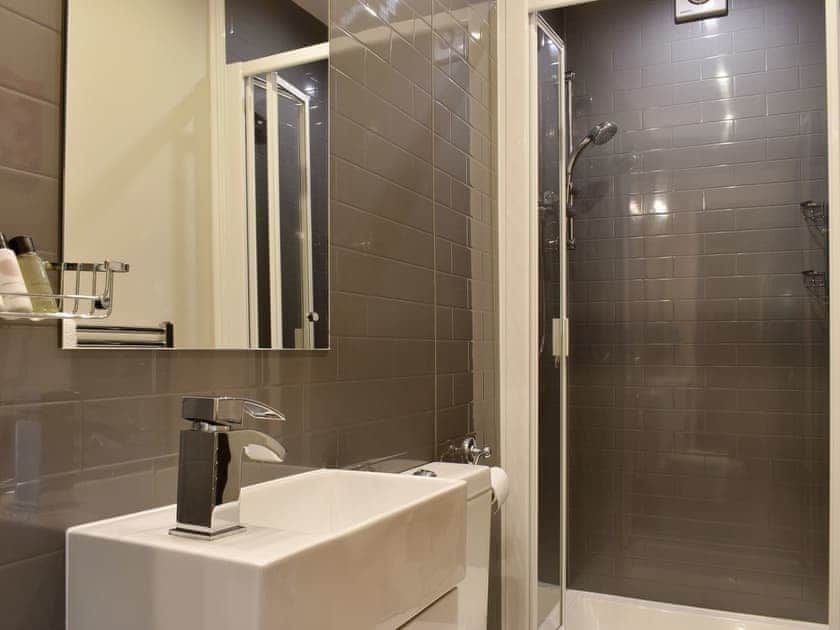 Shower room | Captains Row - The Garden Apartment - Captain’s Row, Whitby