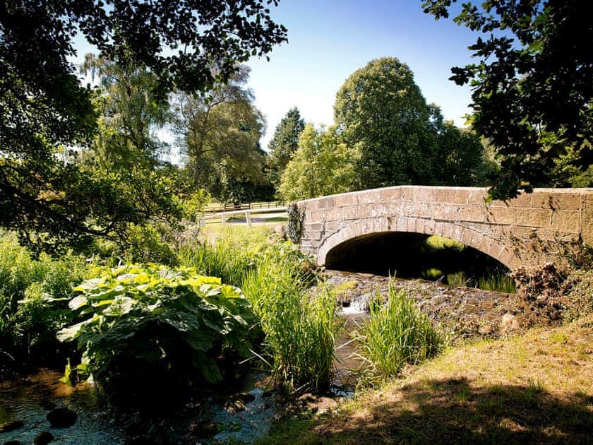 Garden and grounds | Hayloft - Dalesend Cottages, Patrick Brompton, Bedale