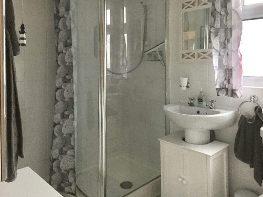 Shower room | Fistral - Treginegar Cottages, St Merryn, near Padstow