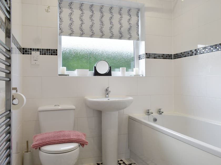 Bathroom | Sea View Cottages- North Sea Views - Sea View Cottages, Knipe Point, near Cayton
