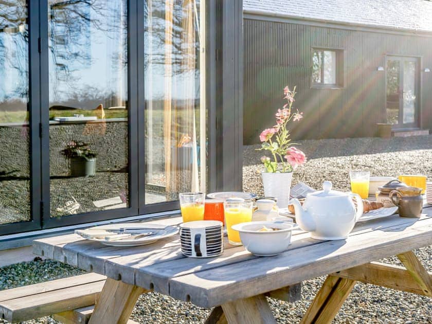 Outdoor eating area | Glowty Newydd - Y Tai Fferm, Llandissilio, near Narberth