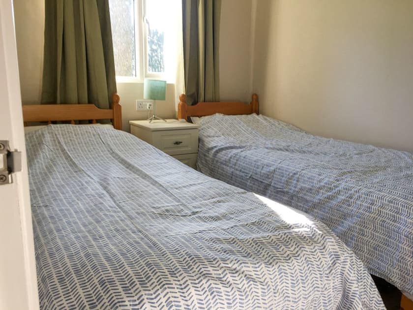 Twin bedroom | 306 Norton Park, Norton Park
