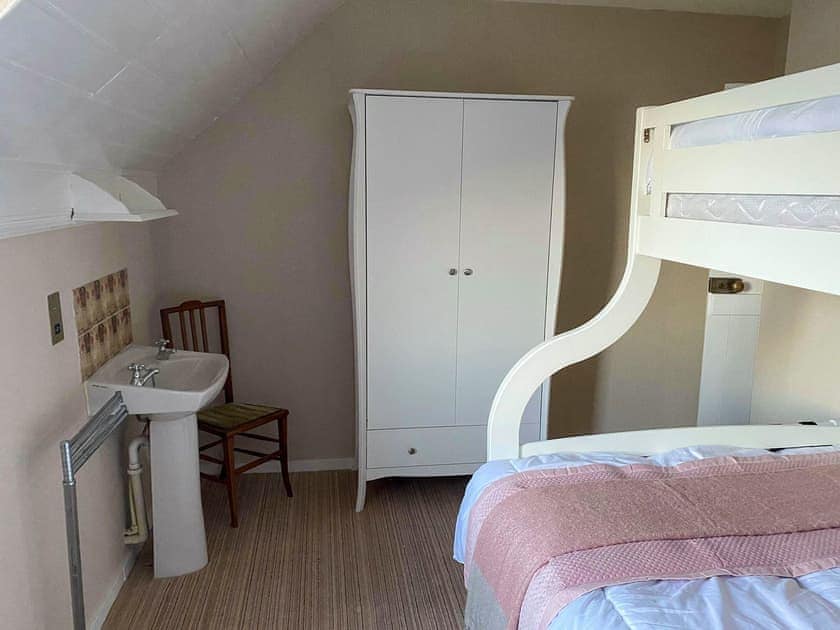 Middle bedroom with double bunk | Croftbank, Lochranza