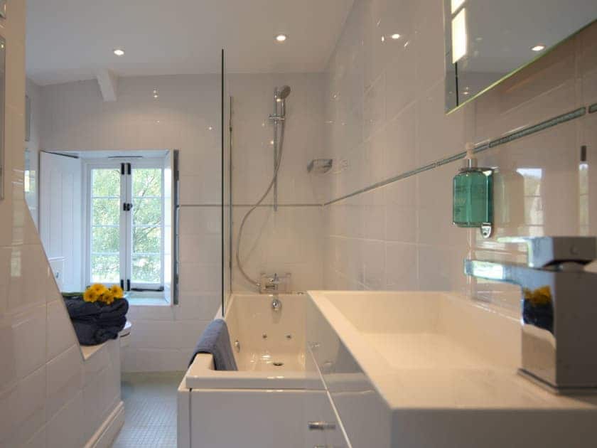 Bathroom | Tintern Abbey Cottage, Tintern