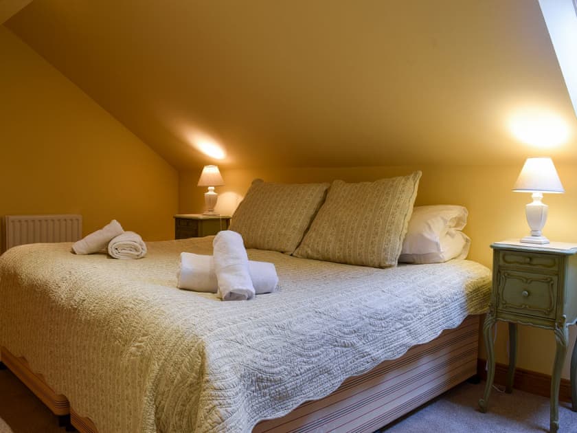 Double bedroom | Mange-Tout Maison - Broccoli Bottom, Manton, near Oakham