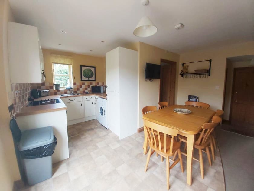Kitchen/diner | Carrot Cottage - Broccoli Bottom, Manton, near Oakham