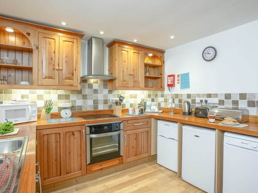 Kitchen | Milbourne Cottage - Tuckenhay Mill, Bow Creek, between Dartmouth and Totnes