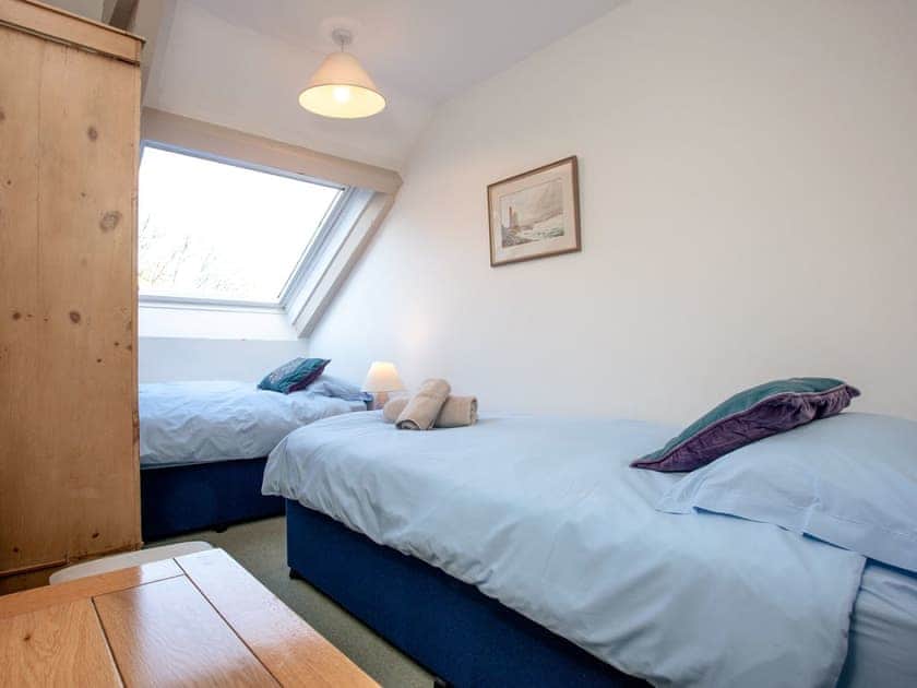 Twin bedroom | Milbourne Cottage - Tuckenhay Mill, Bow Creek, between Dartmouth and Totnes