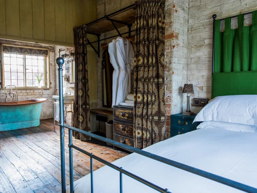 Double bedroom | The Tack Room - St Giles House, Wimborne St Giles