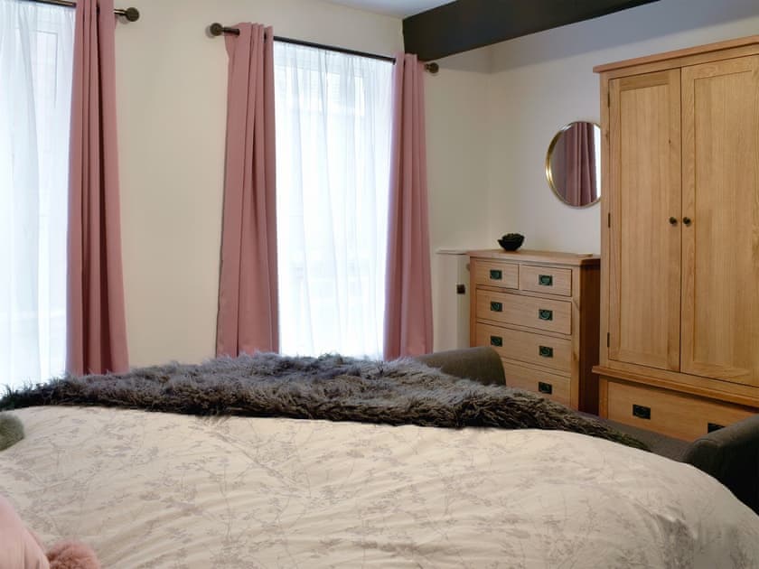 Double bedroom | The Arches - Rose Apartments, Whitby