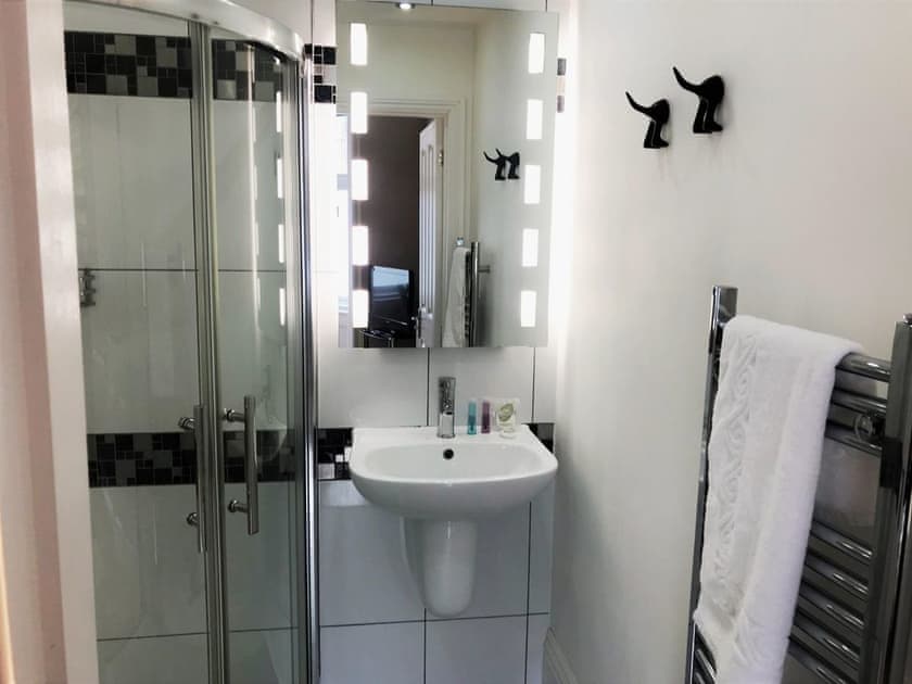 Shower room | Apartment 2 - Alum Chine, Westbourne, near Bournemouth