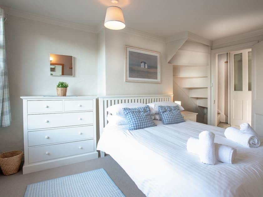 Double bedroom | Courtenay Cottage, Salcombe
