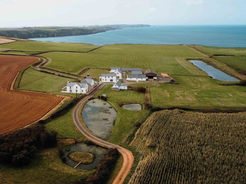 Setting | The Cornstore - Musselwick Farm, St Brides
