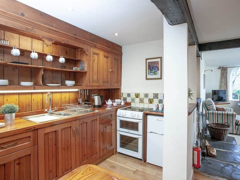 Well-equipped fitted kitchen | Waterwheel - Tuckenhay Mill, Bow Creek, between Dartmouth and Totnes