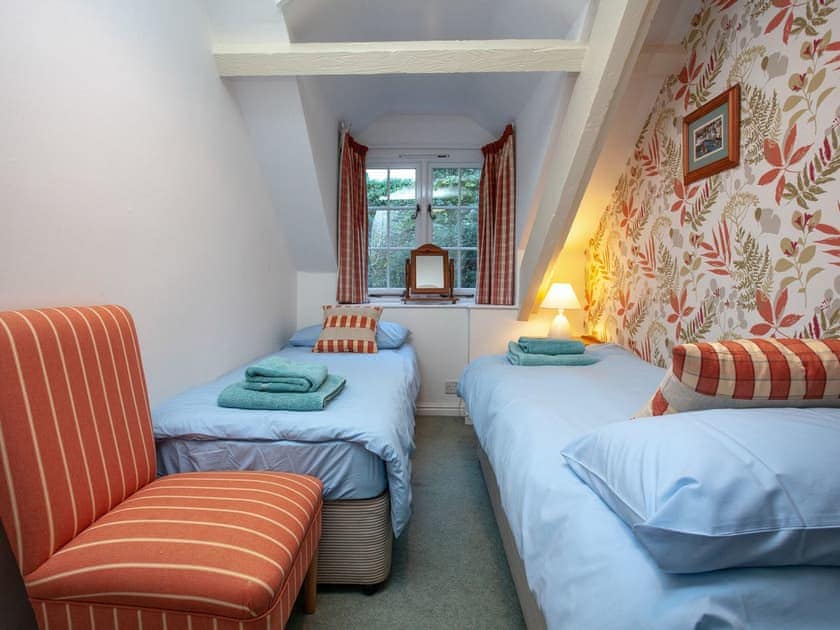 Cosy twin bedroom | Waterwheel - Tuckenhay Mill, Bow Creek, between Dartmouth and Totnes
