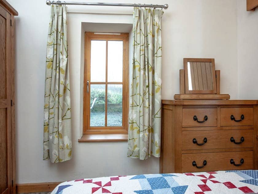 Double bedroom | The Shippen - The Threshing Barn and The Shippen, Bucks Cross, near Bideford
