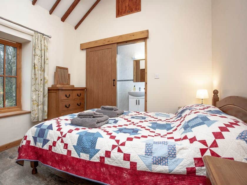 Double bedroom | The Shippen - The Threshing Barn and The Shippen, Bucks Cross, near Bideford