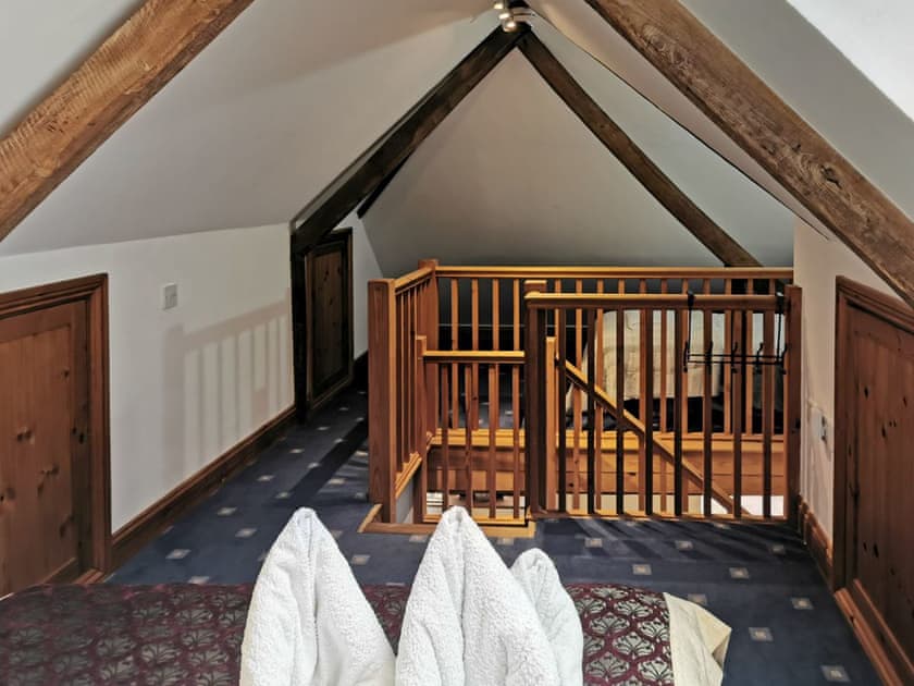 Double bedroom | White Wing - The Compasses Inn Cottages, Damerham, near Fordingbridge